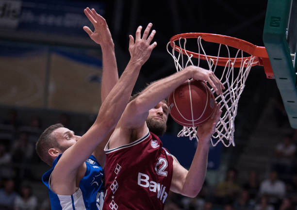 不同背景 不同背景