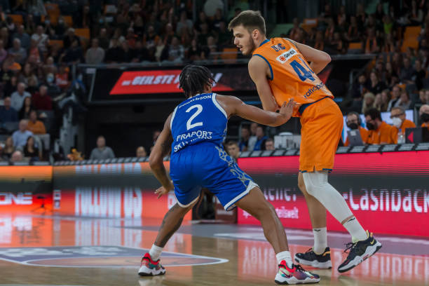 引导大众关 引导大众关