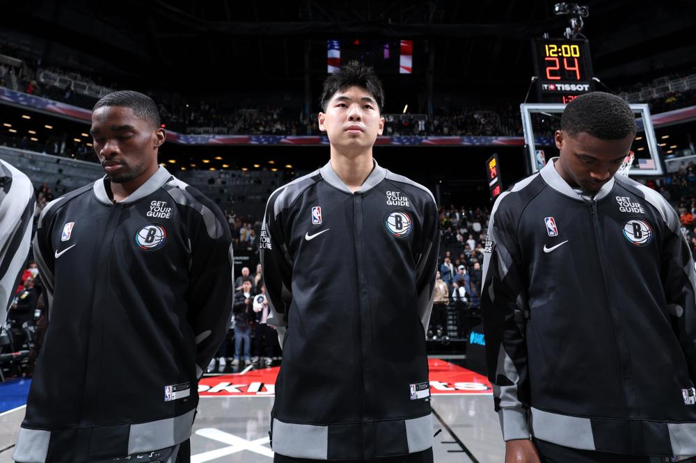 并伺机反击 并伺机反击