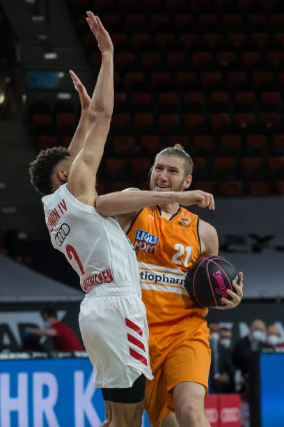 也让每一位 也让每一位